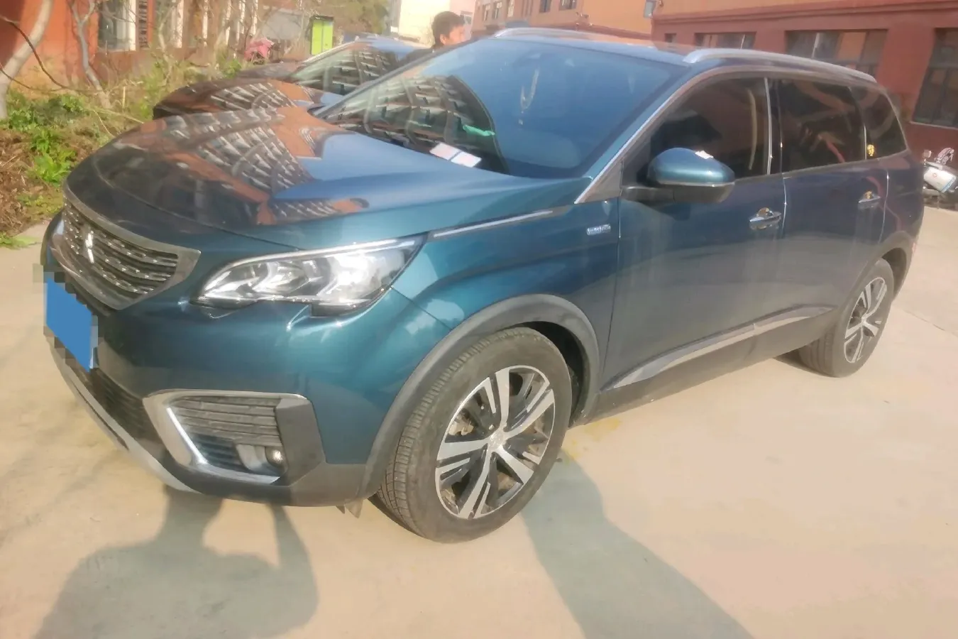 2017 Peugeot 5008 1.8T 204HP L4 6AT,autocango,china used car exporter,china ev exporter,chinese used car exporter,chinese used ev exporter