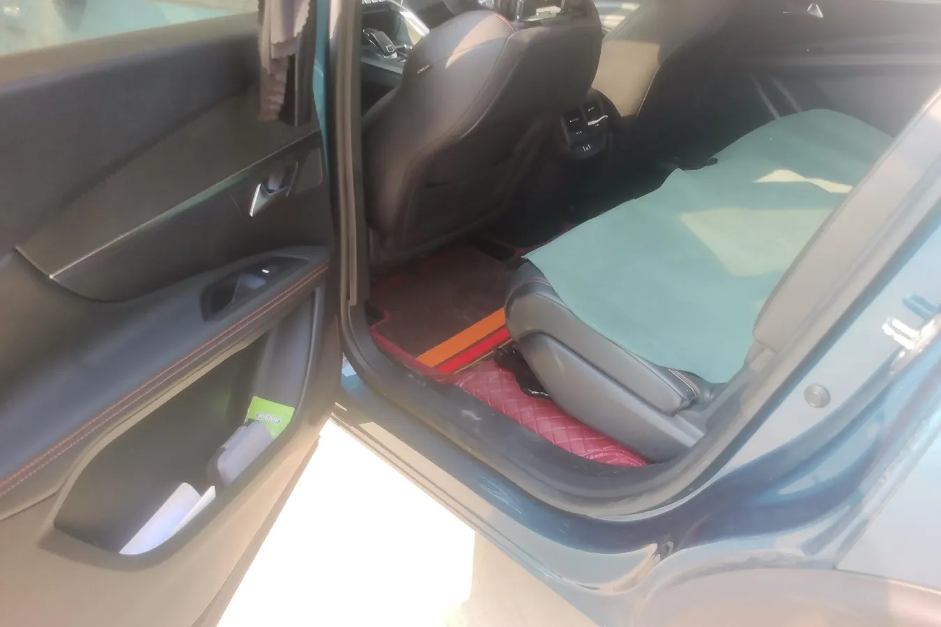 2017 Peugeot 5008 1.8T 204HP L4 6AT,autocango,china used car exporter,china ev exporter,chinese used car exporter,chinese used ev exporter