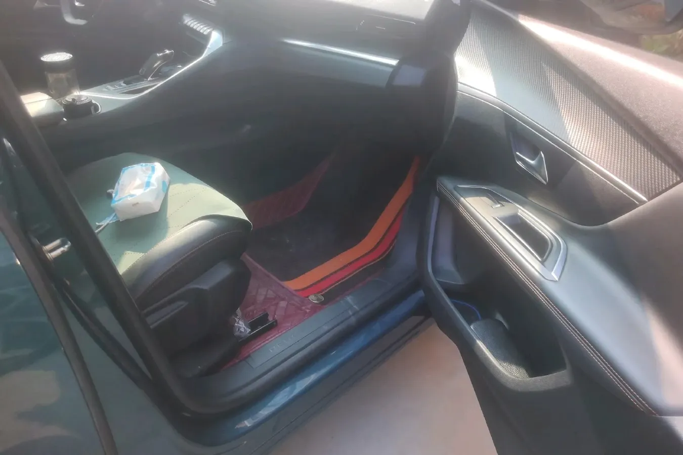 2017 Peugeot 5008 1.8T 204HP L4 6AT,autocango,china used car exporter,china ev exporter,chinese used car exporter,chinese used ev exporter