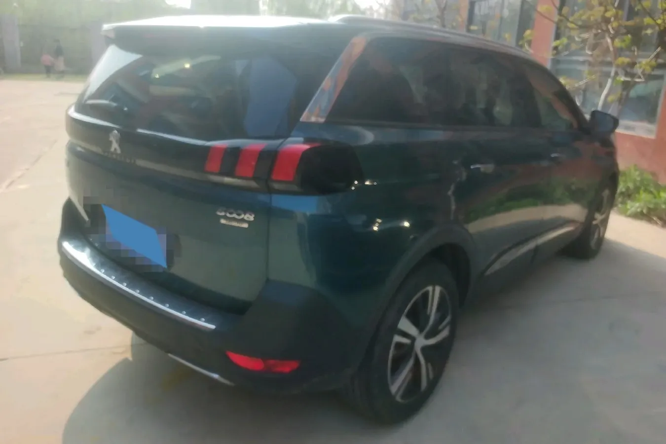 2017 Peugeot 5008 1.8T 204HP L4 6AT,autocango,china used car exporter,china ev exporter,chinese used car exporter,chinese used ev exporter