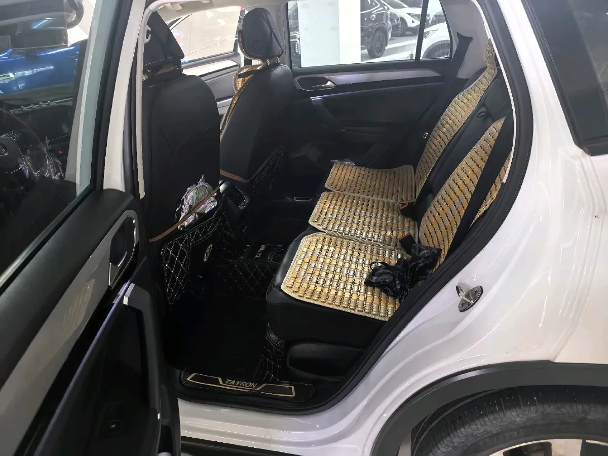 2019 Jeep Cherokee 2.0T 234HP L4 9AT,autocango,china used car exporter,china ev exporter,chinese used car exporter,chinese used ev exporter