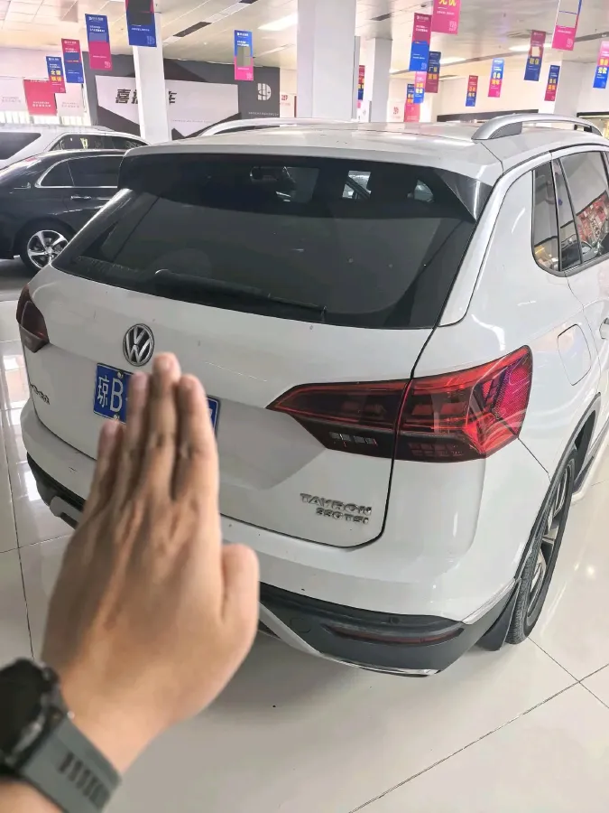 2019 Jeep Cherokee 2.0T 234HP L4 9AT,autocango,china used car exporter,china ev exporter,chinese used car exporter,chinese used ev exporter