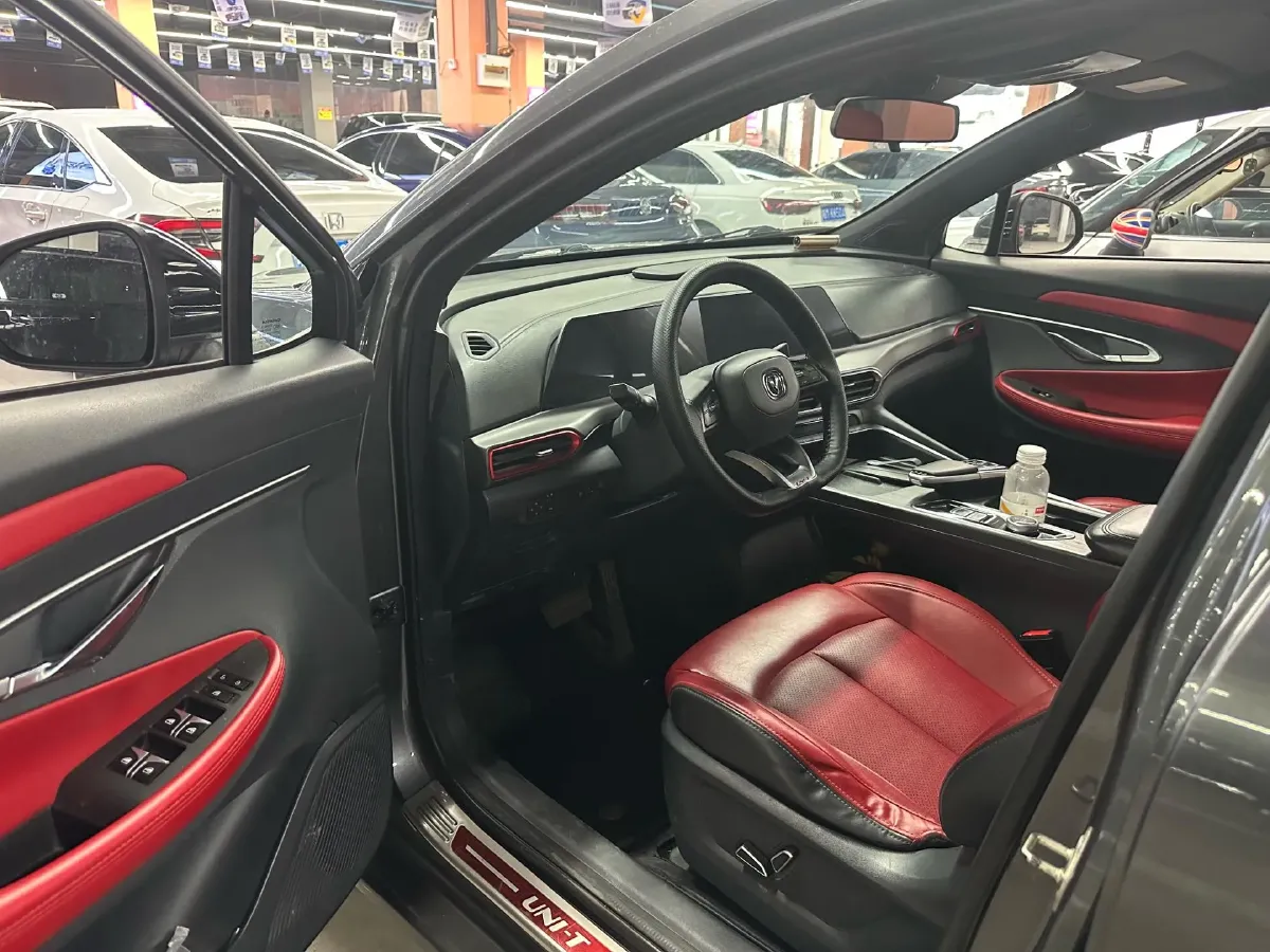 2020 ChangAn UNI-T 1.5T 180HP L4 7DCT,autocango,china used car exporter,china ev exporter,chinese used car exporter,chinese used ev exporter