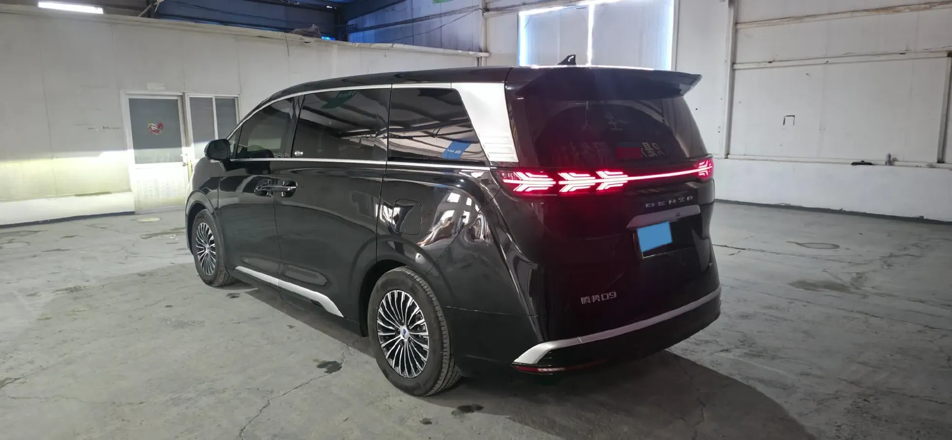 2024 Denza D9 1.5T 139HP L4 E-CVT PHEV 40KWH,autocango,china used car exporter,china ev exporter,chinese used car exporter,chinese used ev exporter