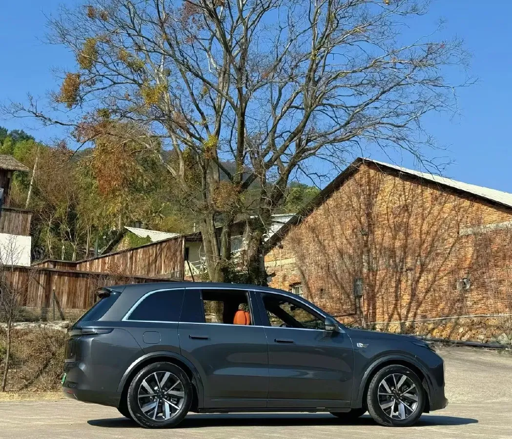 2023 Li L8 Range Extended 154HP REEV 40.9KWH,autocango,china used car exporter,china ev exporter,chinese used car exporter,chinese used ev exporter