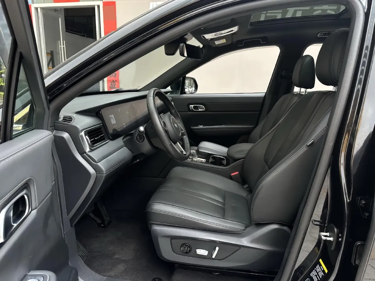 2020 Li ONE Range Extended 131HP REEV 40.5KWH,autocango,china used car exporter,china ev exporter,chinese used car exporter,chinese used ev exporter