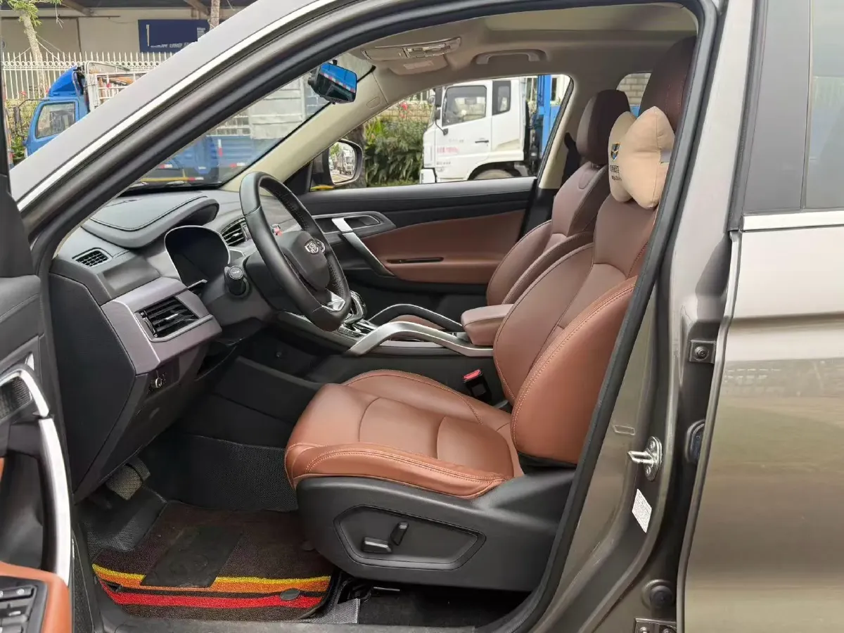 2021 Ford Escort 1.5L 122HP L3 6AT,autocango,china used car exporter,china ev exporter,chinese used car exporter,chinese used ev exporter