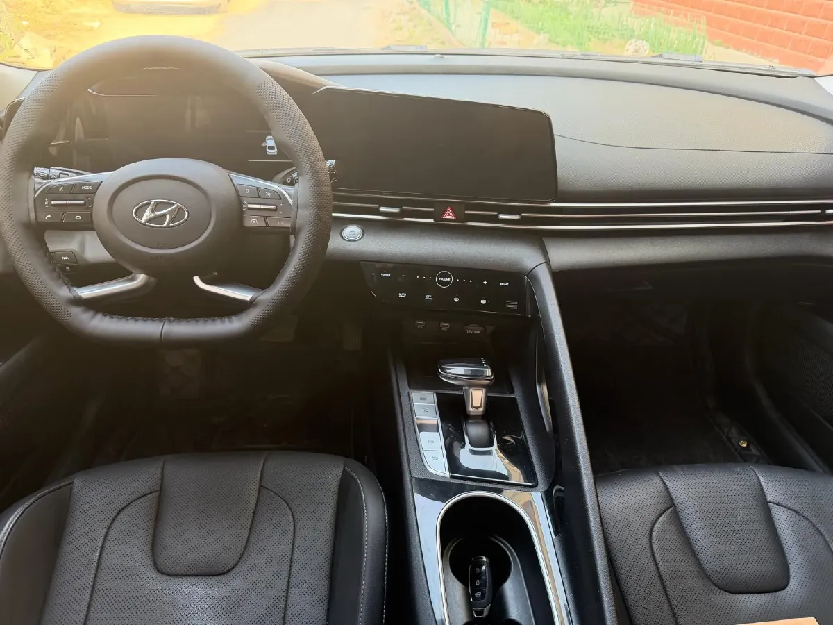 2021 Hyundai Elantra 1.5L 115HP L4 CVT,autocango,china used car exporter,china ev exporter,chinese used car exporter,chinese used ev exporter