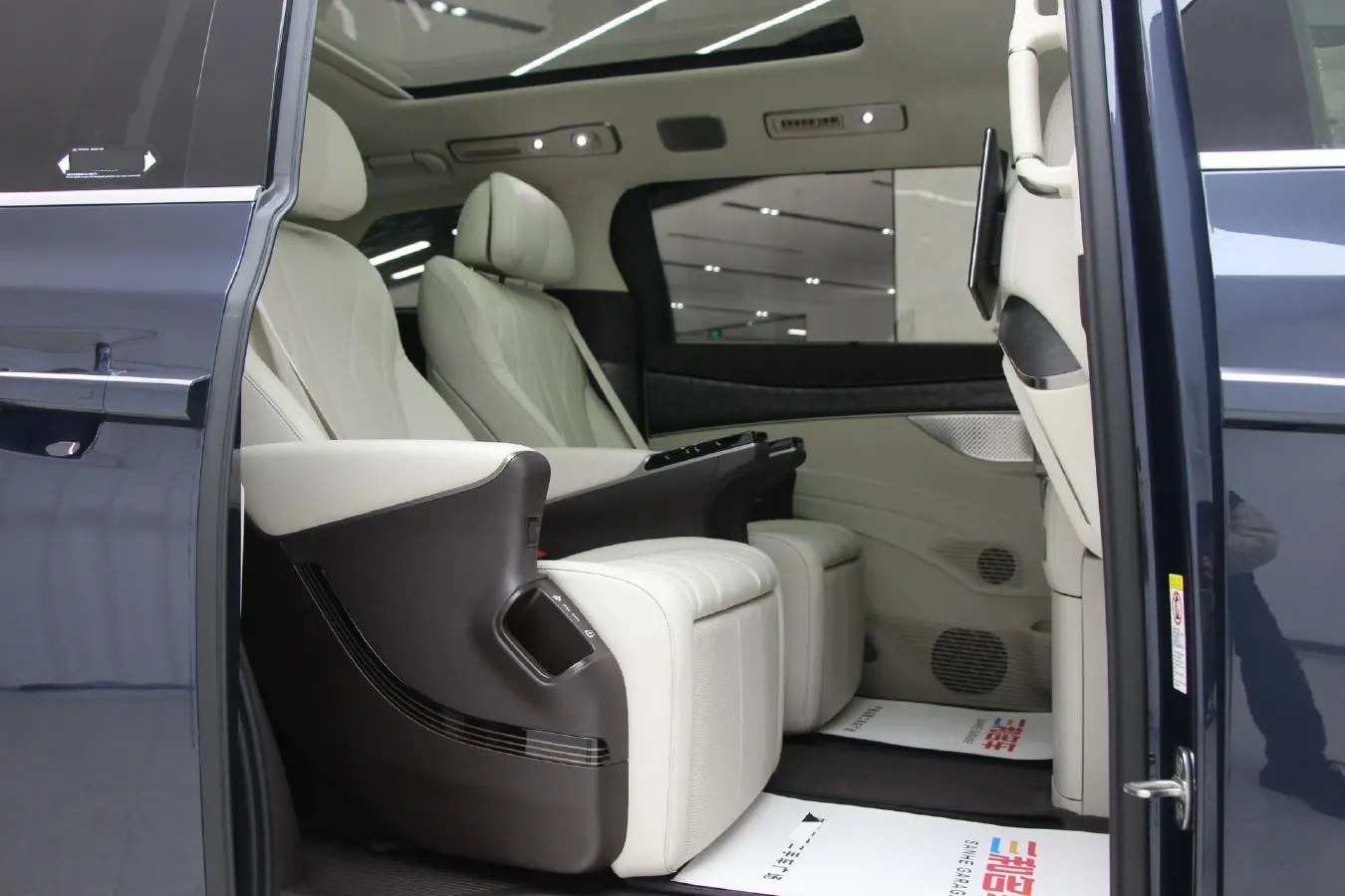 2025 Denza D9 1.5T 156HP L4 E-CVT PHEV 40KWH,autocango,china used car exporter,china ev exporter,chinese used car exporter,chinese used ev exporter