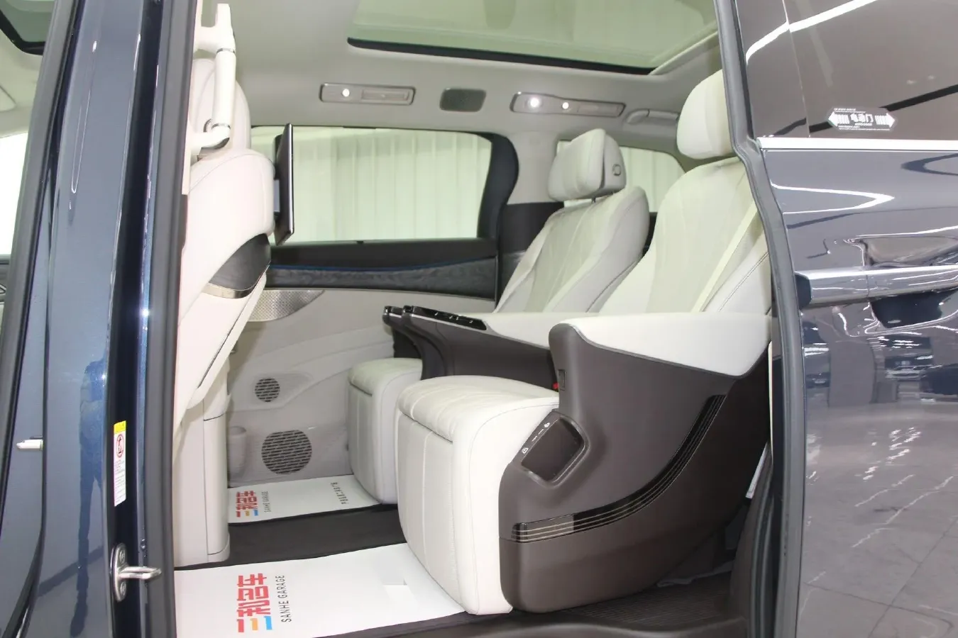 2025 Denza D9 1.5T 156HP L4 E-CVT PHEV 40KWH,autocango,china used car exporter,china ev exporter,chinese used car exporter,chinese used ev exporter