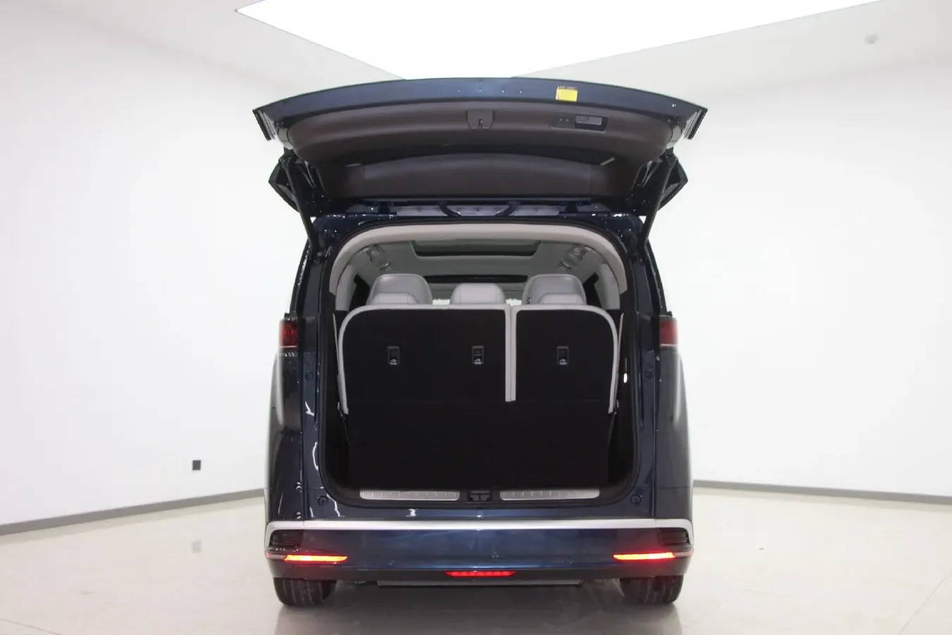 2025 Denza D9 1.5T 156HP L4 E-CVT PHEV 40KWH,autocango,china used car exporter,china ev exporter,chinese used car exporter,chinese used ev exporter