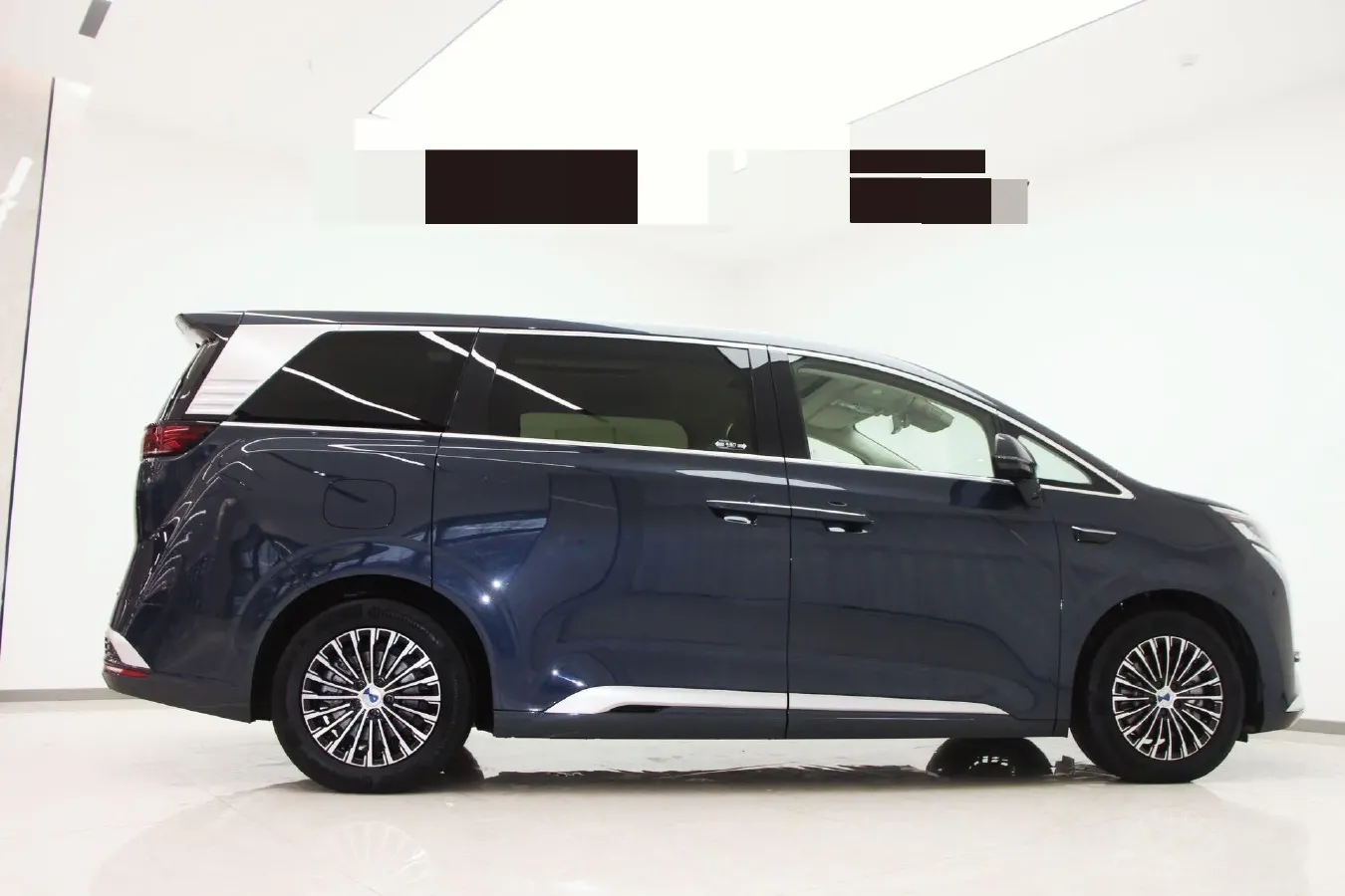 2025 Denza D9 1.5T 156HP L4 E-CVT PHEV 40KWH,autocango,china used car exporter,china ev exporter,chinese used car exporter,chinese used ev exporter