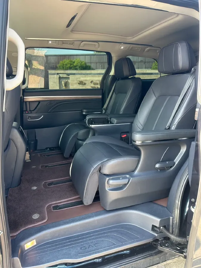 2021 GAC Trumpchi M8 2.0T 252HP L4 8AT,autocango,china used car exporter,china ev exporter,chinese used car exporter,chinese used ev exporter