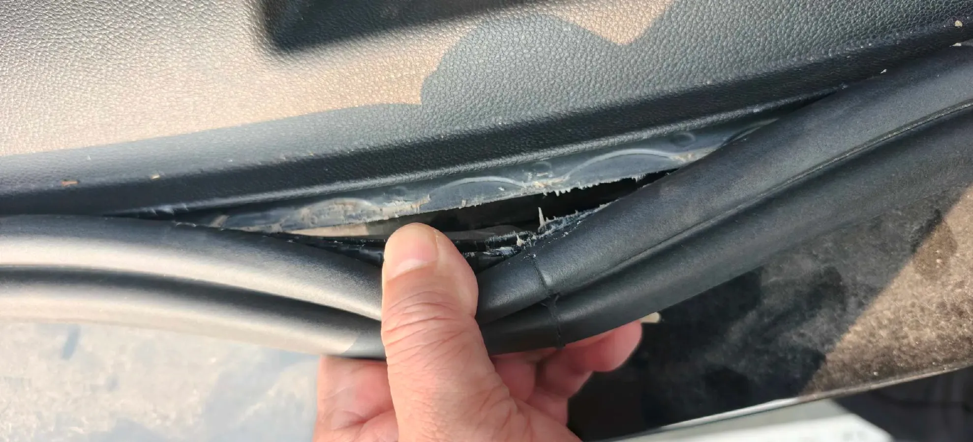 2022 Cadillac XT4 2.0T 237HP L4 9AT,autocango,china used car exporter,china ev exporter,chinese used car exporter,chinese used ev exporter