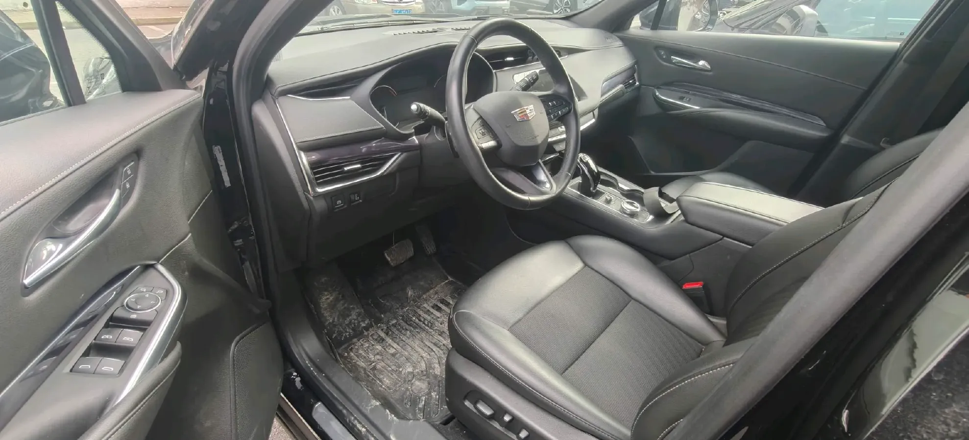 2022 Cadillac XT4 2.0T 237HP L4 9AT,autocango,china used car exporter,china ev exporter,chinese used car exporter,chinese used ev exporter