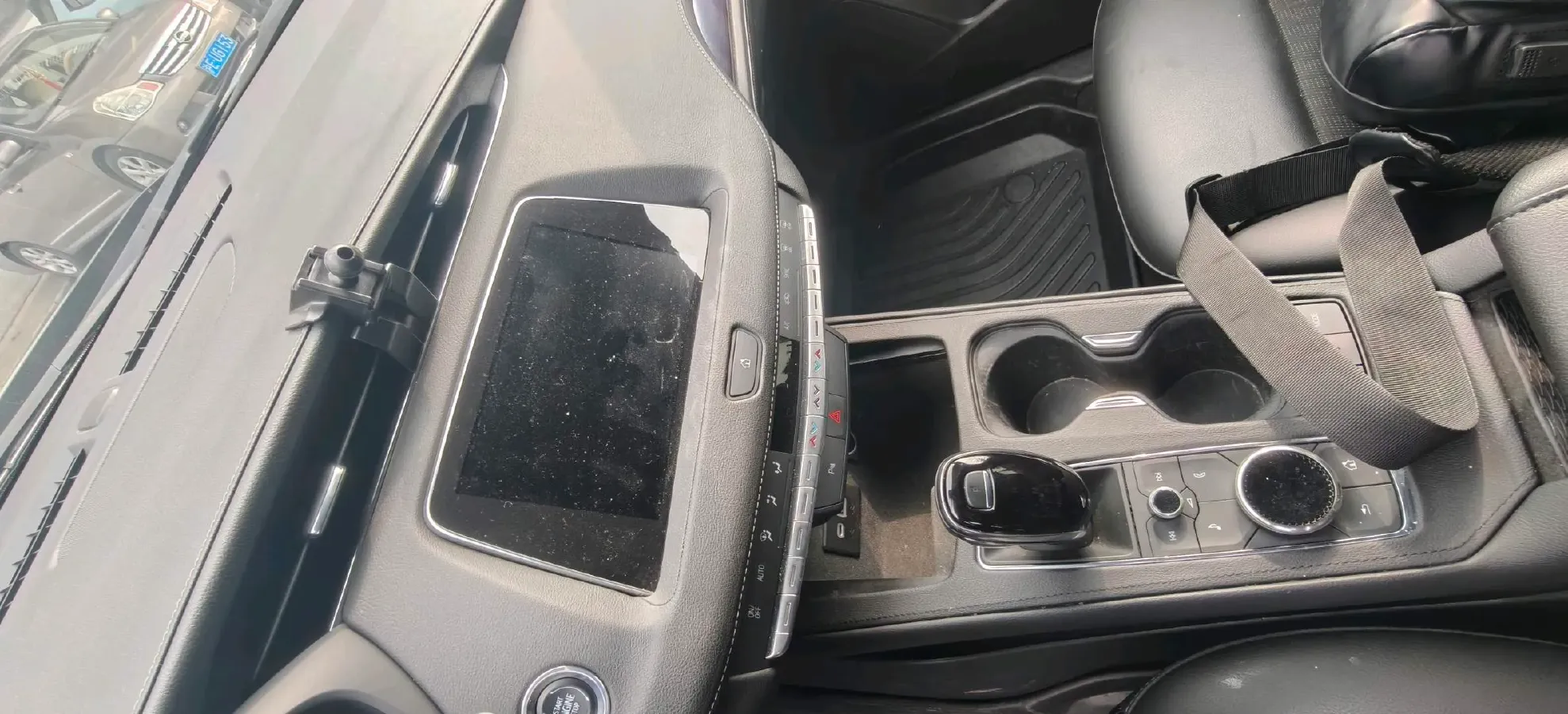 2022 Cadillac XT4 2.0T 237HP L4 9AT,autocango,china used car exporter,china ev exporter,chinese used car exporter,chinese used ev exporter