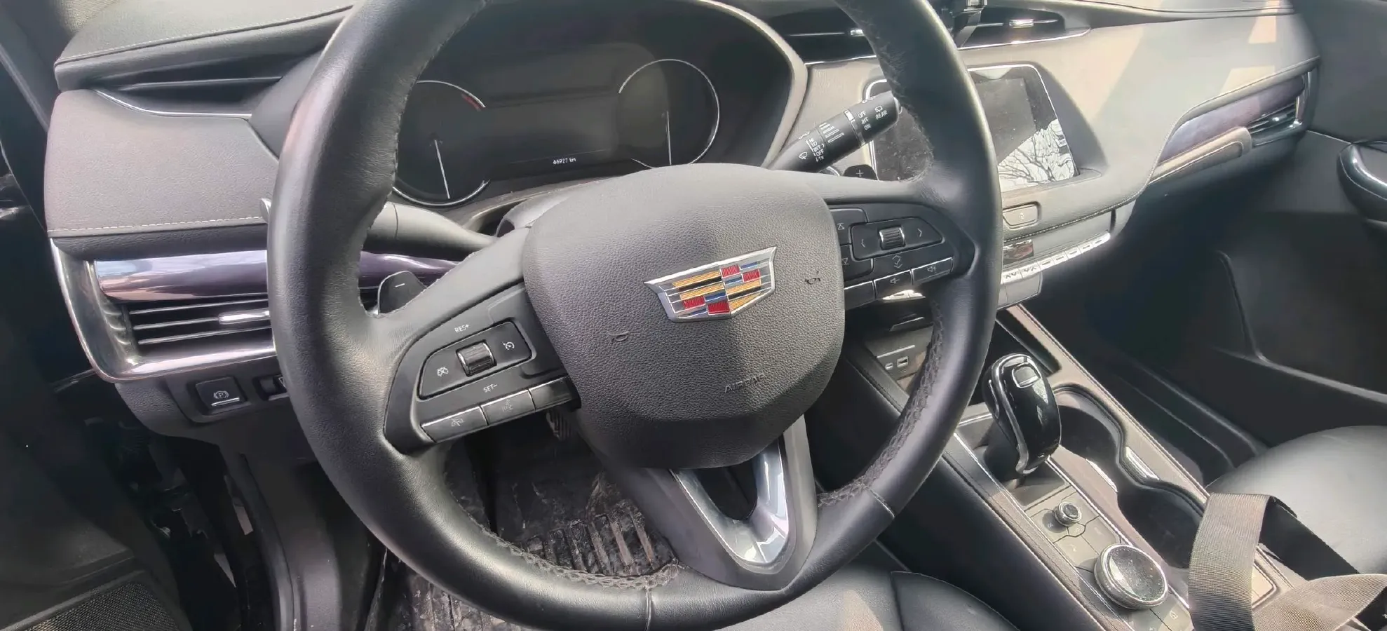 2022 Cadillac XT4 2.0T 237HP L4 9AT,autocango,china used car exporter,china ev exporter,chinese used car exporter,chinese used ev exporter