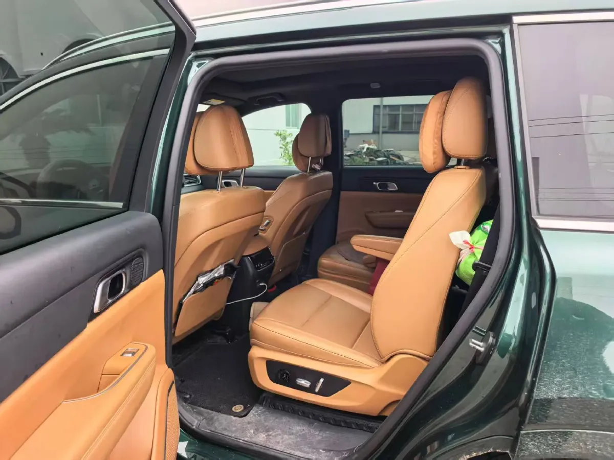 2021 Li ONE Range Extended 131HP REEV 40.5KWH,autocango,china used car exporter,china ev exporter,chinese used car exporter,chinese used ev exporter