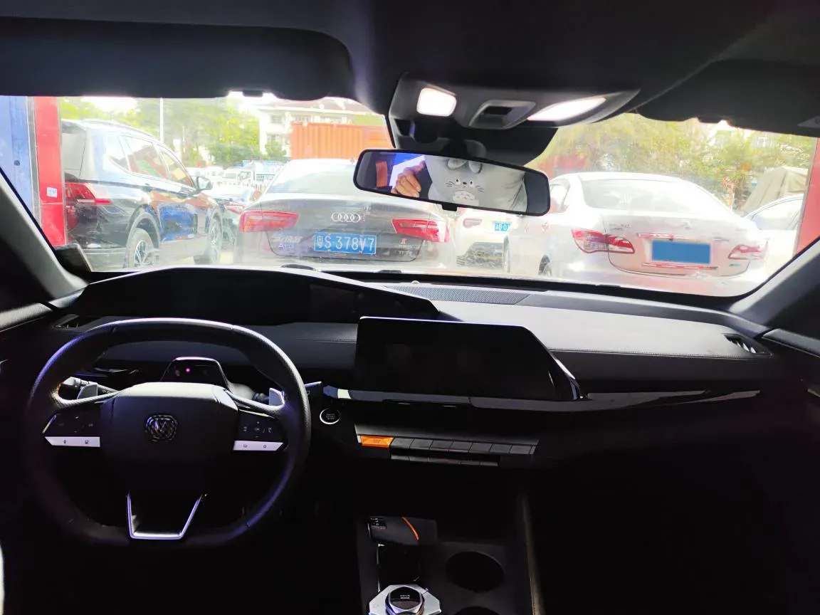 2022 ChangAn UNI-V 1.5T 188HP L4 7DCT,autocango,china used car exporter,china ev exporter,chinese used car exporter,chinese used ev exporter