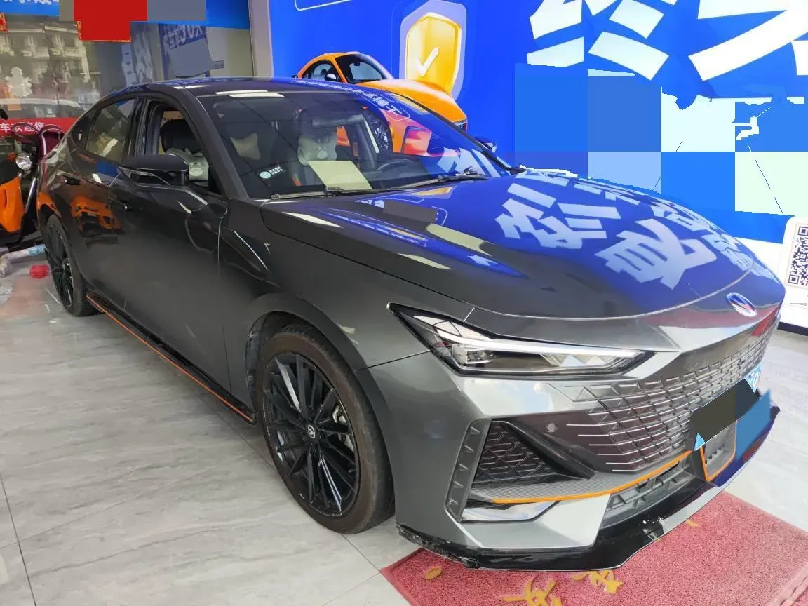 2022 ChangAn UNI-V 1.5T 188HP L4 7DCT,autocango,china used car exporter,china ev exporter,chinese used car exporter,chinese used ev exporter