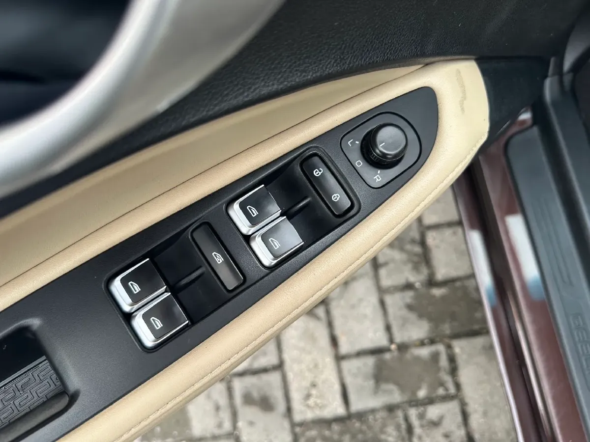 2018 Geely Emgrand 1.5L 109HP L4 5MT,autocango,china used car exporter,china ev exporter,chinese used car exporter,chinese used ev exporter