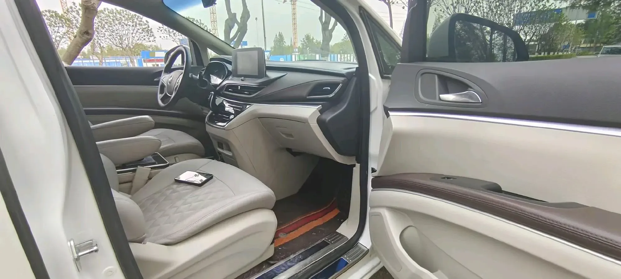 2021 Buick GL8 2.0T 237HP L4 9AT,autocango,china used car exporter,china ev exporter,chinese used car exporter,chinese used ev exporter