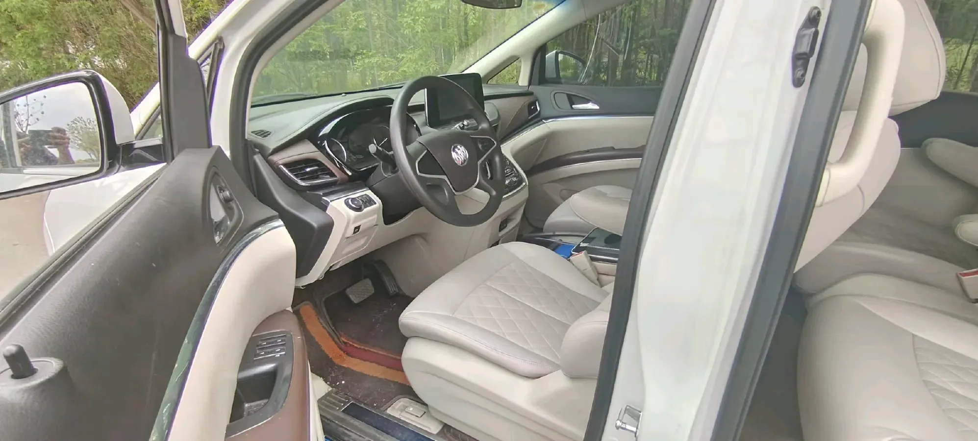 2021 Buick GL8 2.0T 237HP L4 9AT,autocango,china used car exporter,china ev exporter,chinese used car exporter,chinese used ev exporter