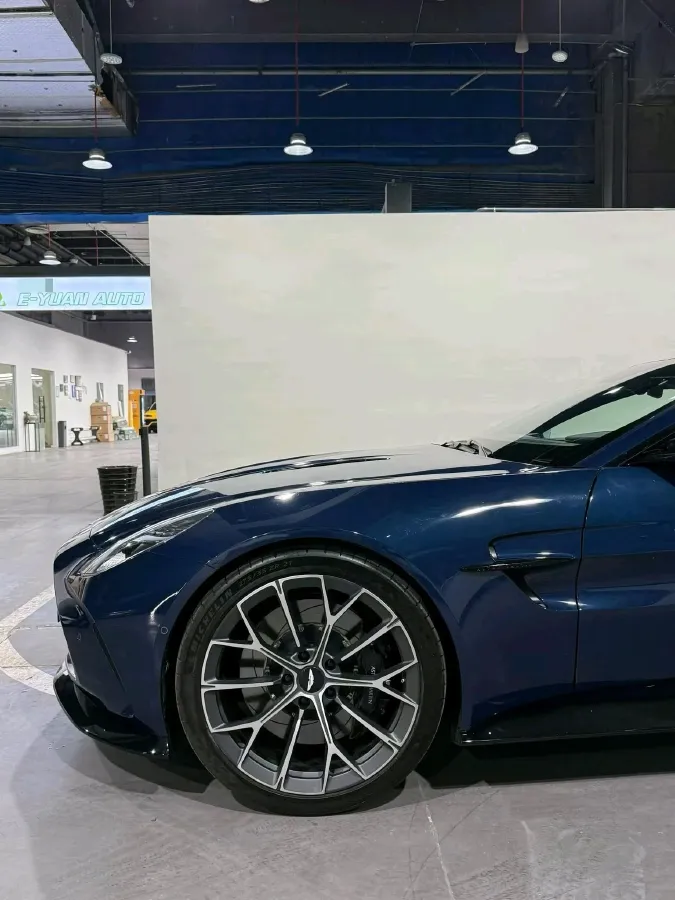 2024 Aston Martin V8 Vantage 4.0T 665HP V8 8AT,autocango,china used car exporter,china ev exporter,chinese used car exporter,chinese used ev exporter