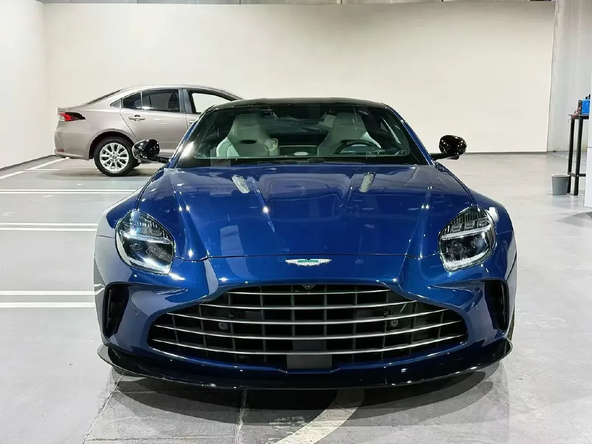 2024 Aston Martin V8 Vantage 4.0T 665HP V8 8AT,autocango,china used car exporter,china ev exporter,chinese used car exporter,chinese used ev exporter