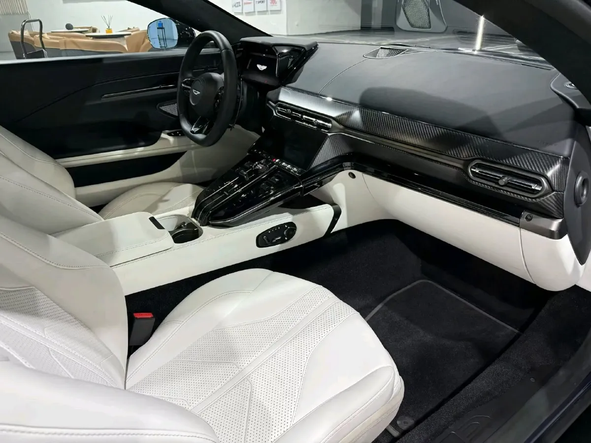 2024 Aston Martin V8 Vantage 4.0T 665HP V8 8AT,autocango,china used car exporter,china ev exporter,chinese used car exporter,chinese used ev exporter