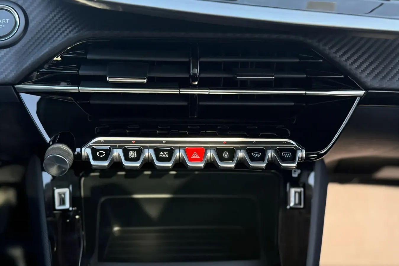 2022 Peugeot 2008 1.2T 136HP L3 6DCT,autocango,china used car exporter,china ev exporter,chinese used car exporter,chinese used ev exporter