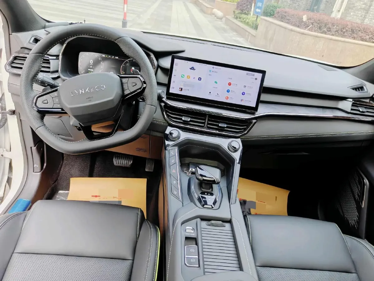 2023 LYNK&CO 06 1.5T 181HP L4 7DCT,autocango,china used car exporter,china ev exporter,chinese used car exporter,chinese used ev exporter