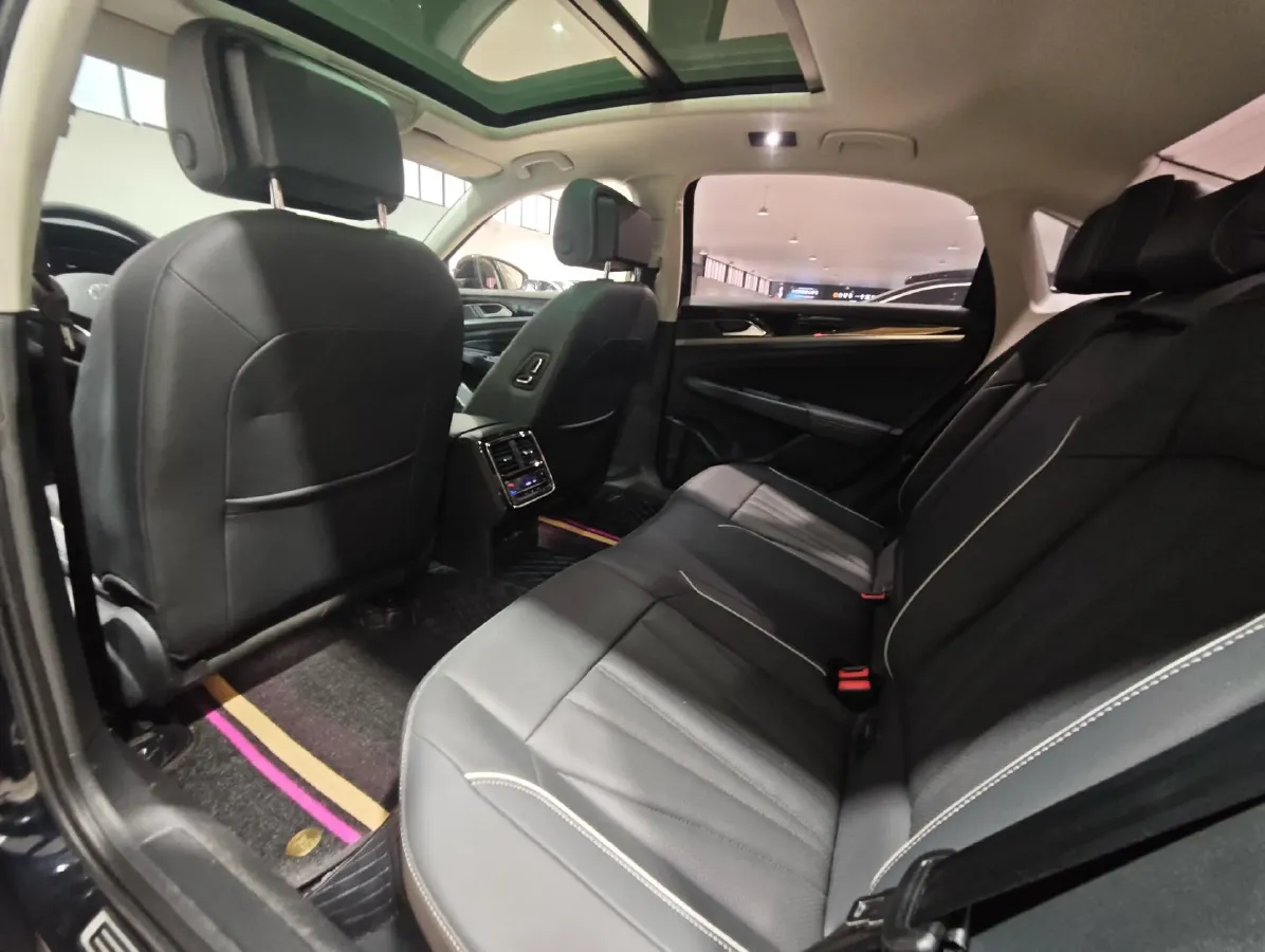 2024 Volkswagen Passat 2.0T 220HP L4 7DCT,autocango,china used car exporter,china ev exporter,chinese used car exporter,chinese used ev exporter