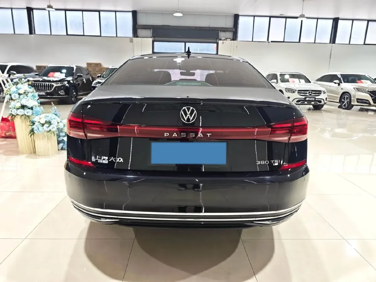 2024 Volkswagen Passat 2.0T 220HP L4 7DCT,autocango,china used car exporter,china ev exporter,chinese used car exporter,chinese used ev exporter