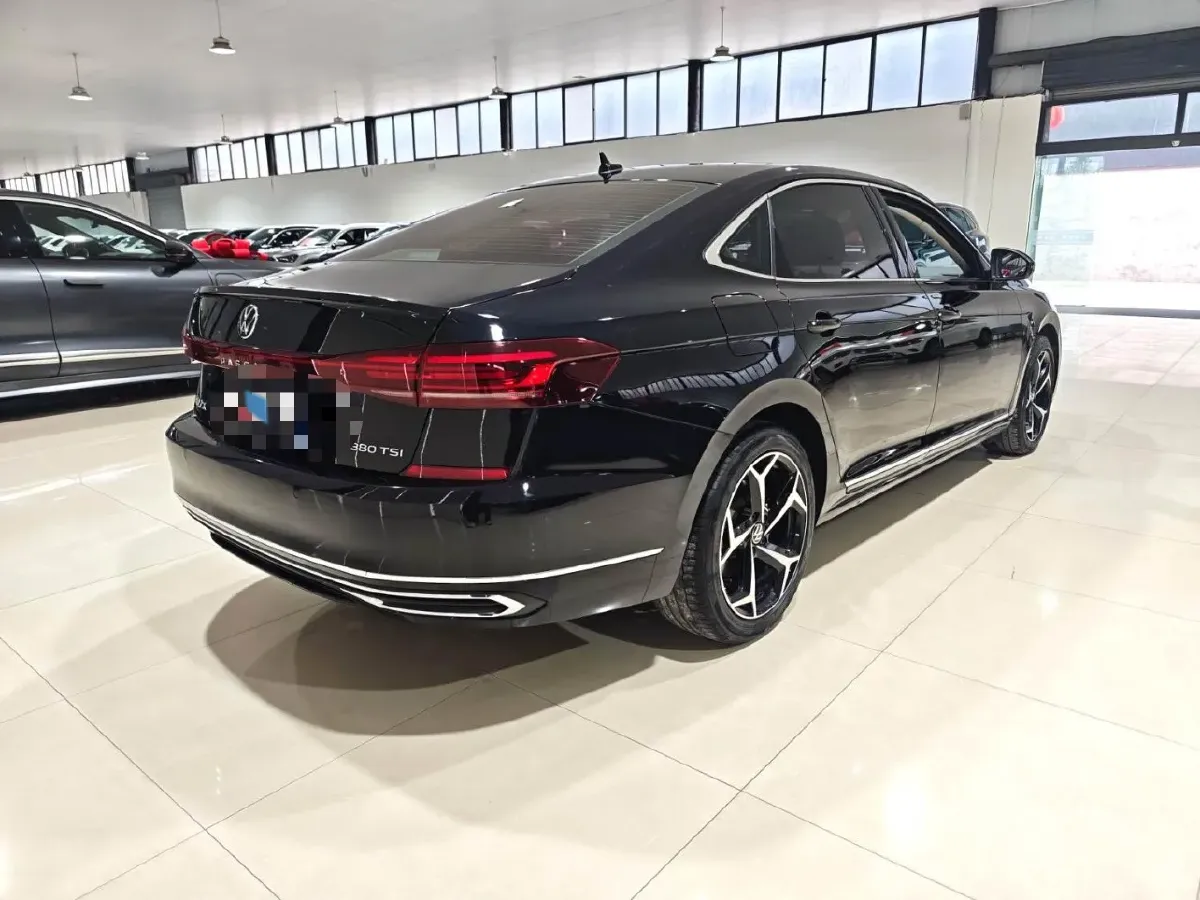 2024 Volkswagen Passat 2.0T 220HP L4 7DCT,autocango,china used car exporter,china ev exporter,chinese used car exporter,chinese used ev exporter