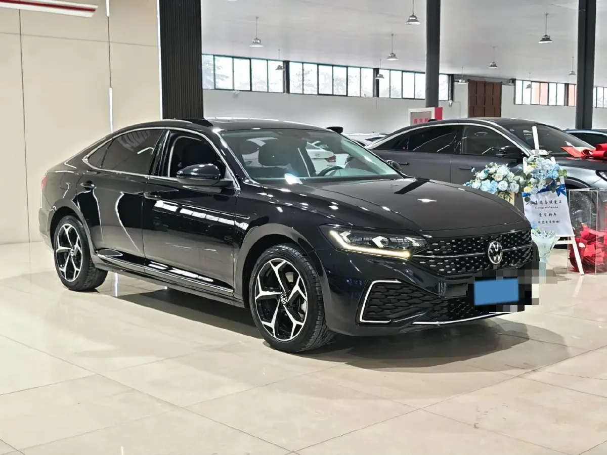 2024 Volkswagen Passat 2.0T 220HP L4 7DCT,autocango,china used car exporter,china ev exporter,chinese used car exporter,chinese used ev exporter