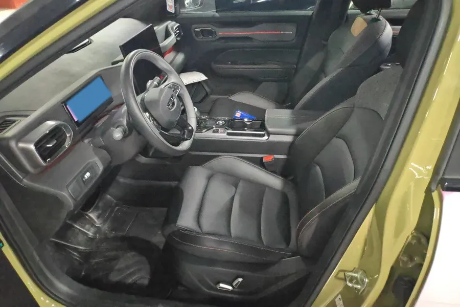 2025 Geely Cowboy 1.5T 181HP L4 7DCT,autocango,china used car exporter,china ev exporter,chinese used car exporter,chinese used ev exporter