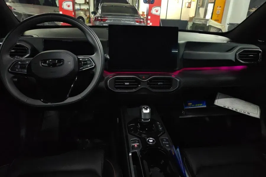 2025 Geely Cowboy 1.5T 181HP L4 7DCT,autocango,china used car exporter,china ev exporter,chinese used car exporter,chinese used ev exporter