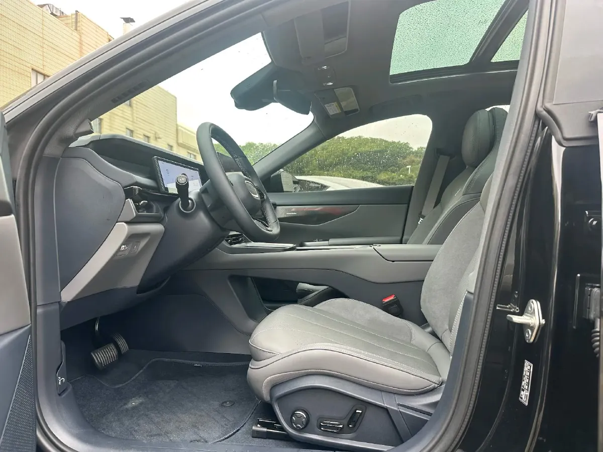 2024 LYNK&CO 07 EM-P 1.5T 163HP L4 3DHT PHEV 18.99KWH,autocango,china used car exporter,china ev exporter,chinese used car exporter,chinese used ev exporter