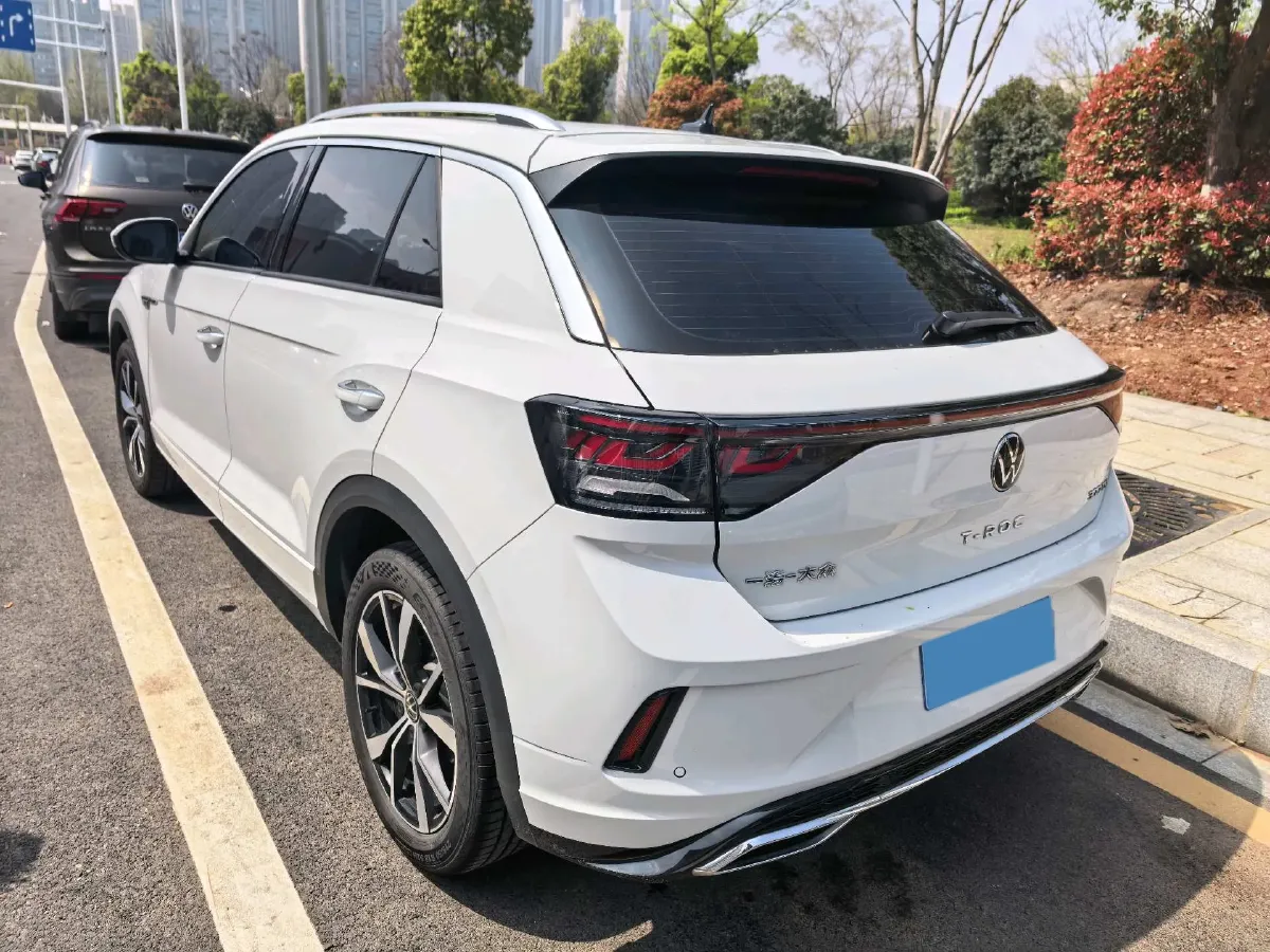 2025 Volkswagen T-Roc 1.5T 160HP L4 7DCT,autocango,china used car exporter,china ev exporter,chinese used car exporter,chinese used ev exporter