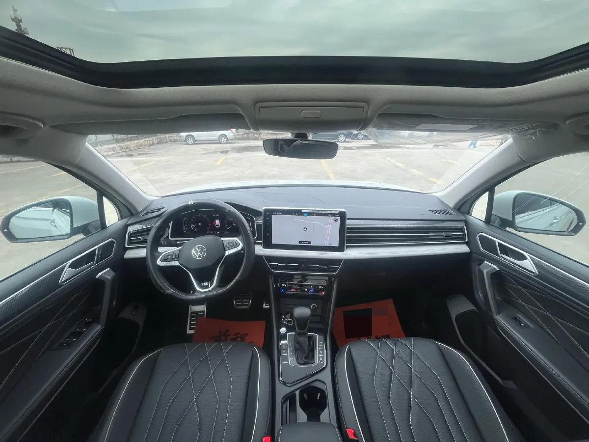 2023 Volkswagen Tiguan L 2.0T 186HP L4 7DCT,autocango,china used car exporter,china ev exporter,chinese used car exporter,chinese used ev exporter