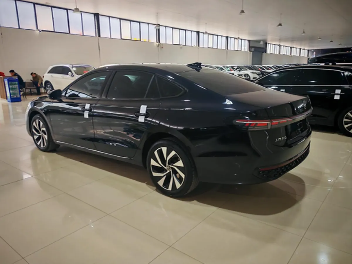 2025 Volkswagen Passat 2.0T 220HP L4 7DCT,autocango,china used car exporter,china ev exporter,chinese used car exporter,chinese used ev exporter