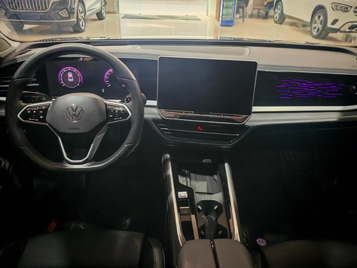 2025 Volkswagen Passat 2.0T 220HP L4 7DCT,autocango,china used car exporter,china ev exporter,chinese used car exporter,chinese used ev exporter