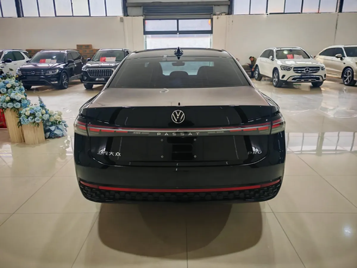 2025 Volkswagen Passat 2.0T 220HP L4 7DCT,autocango,china used car exporter,china ev exporter,chinese used car exporter,chinese used ev exporter