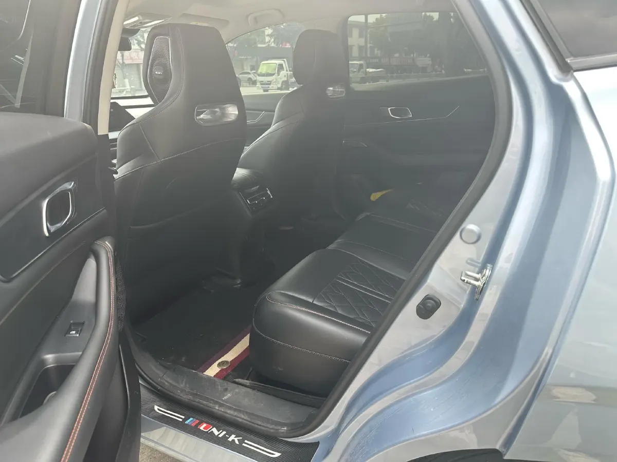 2021 ChangAn UNI-K 2.0T 233HP L4 8AT,autocango,china used car exporter,china ev exporter,chinese used car exporter,chinese used ev exporter