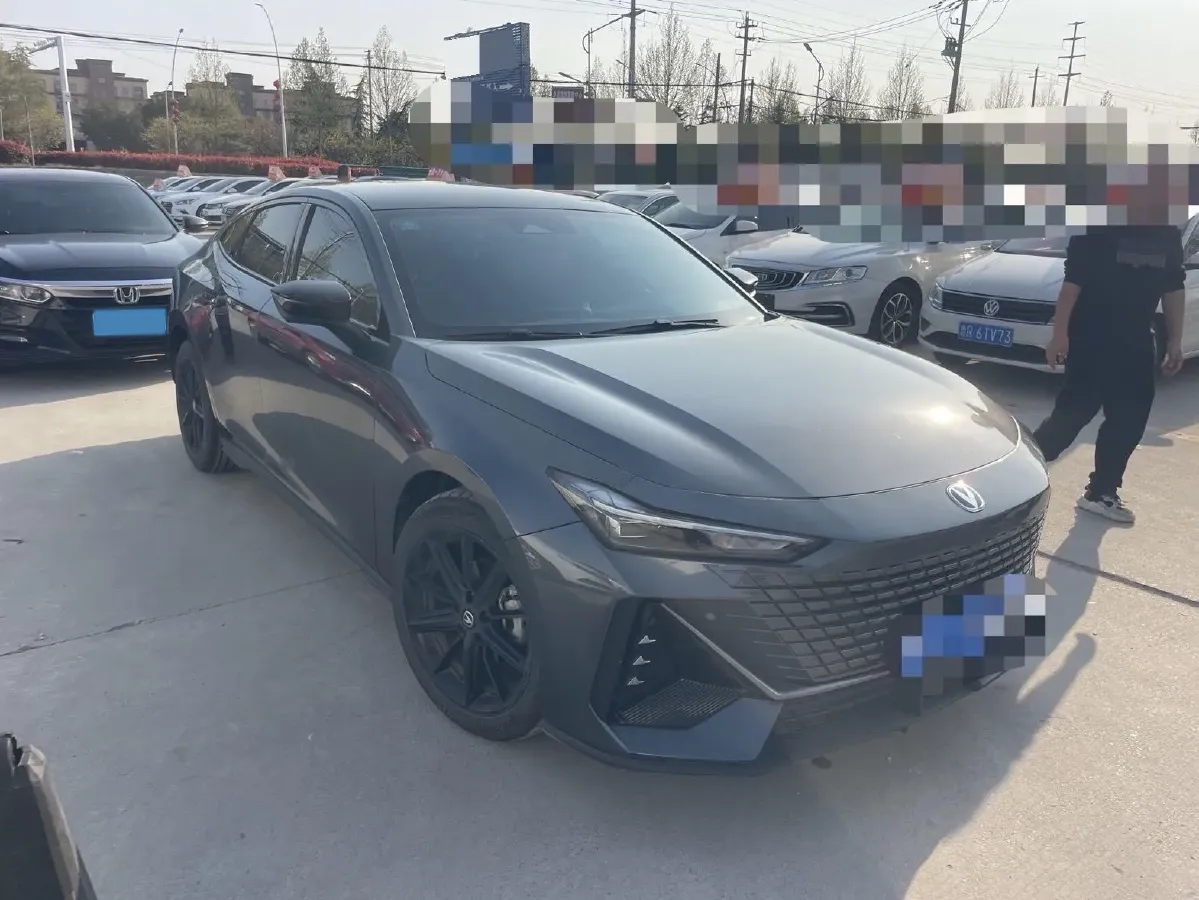 2023 ChangAn UNI-V 1.5T 188HP L4 7DCT,autocango,china used car exporter,china ev exporter,chinese used car exporter,chinese used ev exporter