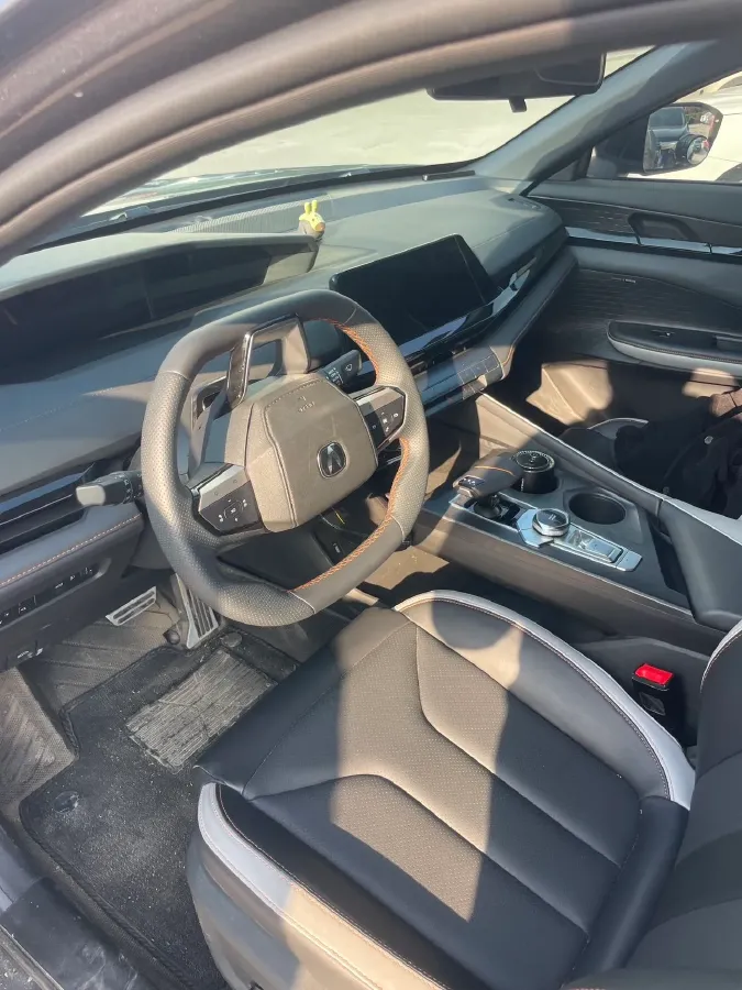 2023 ChangAn UNI-V 1.5T 188HP L4 7DCT,autocango,china used car exporter,china ev exporter,chinese used car exporter,chinese used ev exporter