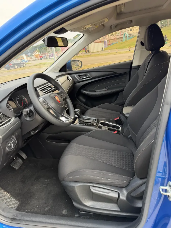 2020 Roewe i5 1.5L 120HP L4 CVT,autocango,china used car exporter,china ev exporter,chinese used car exporter,chinese used ev exporter