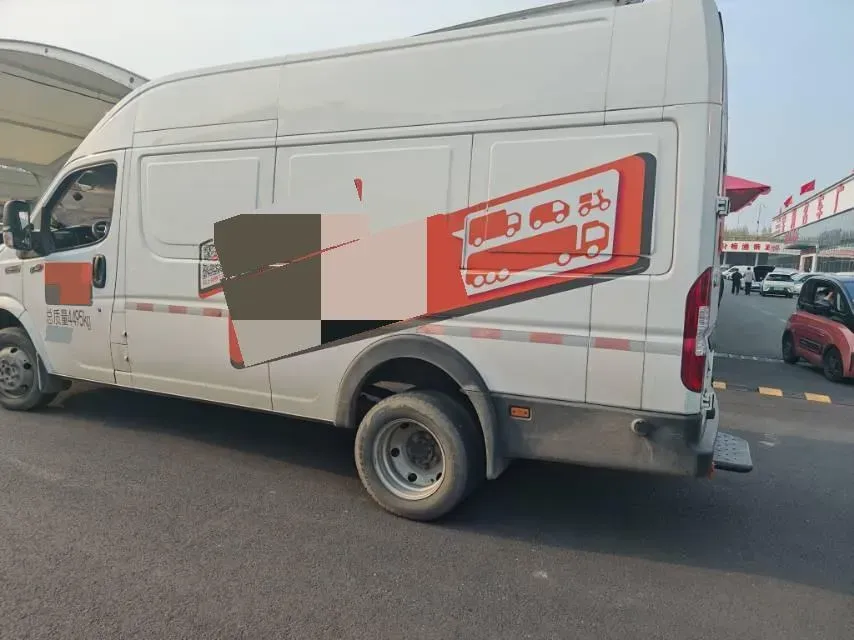 2023 Ford Transit 2.0T 220HP L4 5MT,autocango,china used car exporter,china ev exporter,chinese used car exporter,chinese used ev exporter