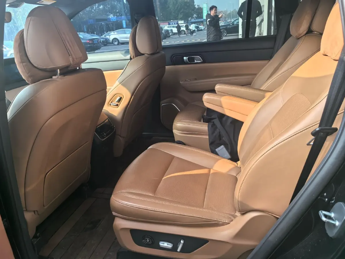 2021 Li ONE Range Extended 131HP REEV 40.5KWH,autocango,china used car exporter,china ev exporter,chinese used car exporter,chinese used ev exporter